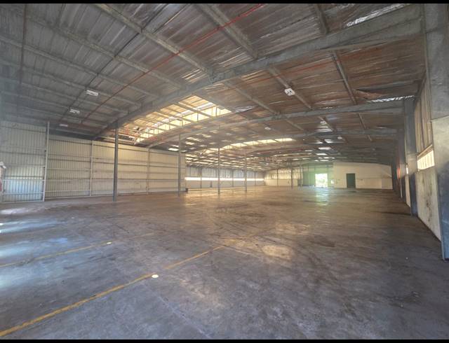 7,300M² WAREHOUSE TO LET IN MEREBANK EAST